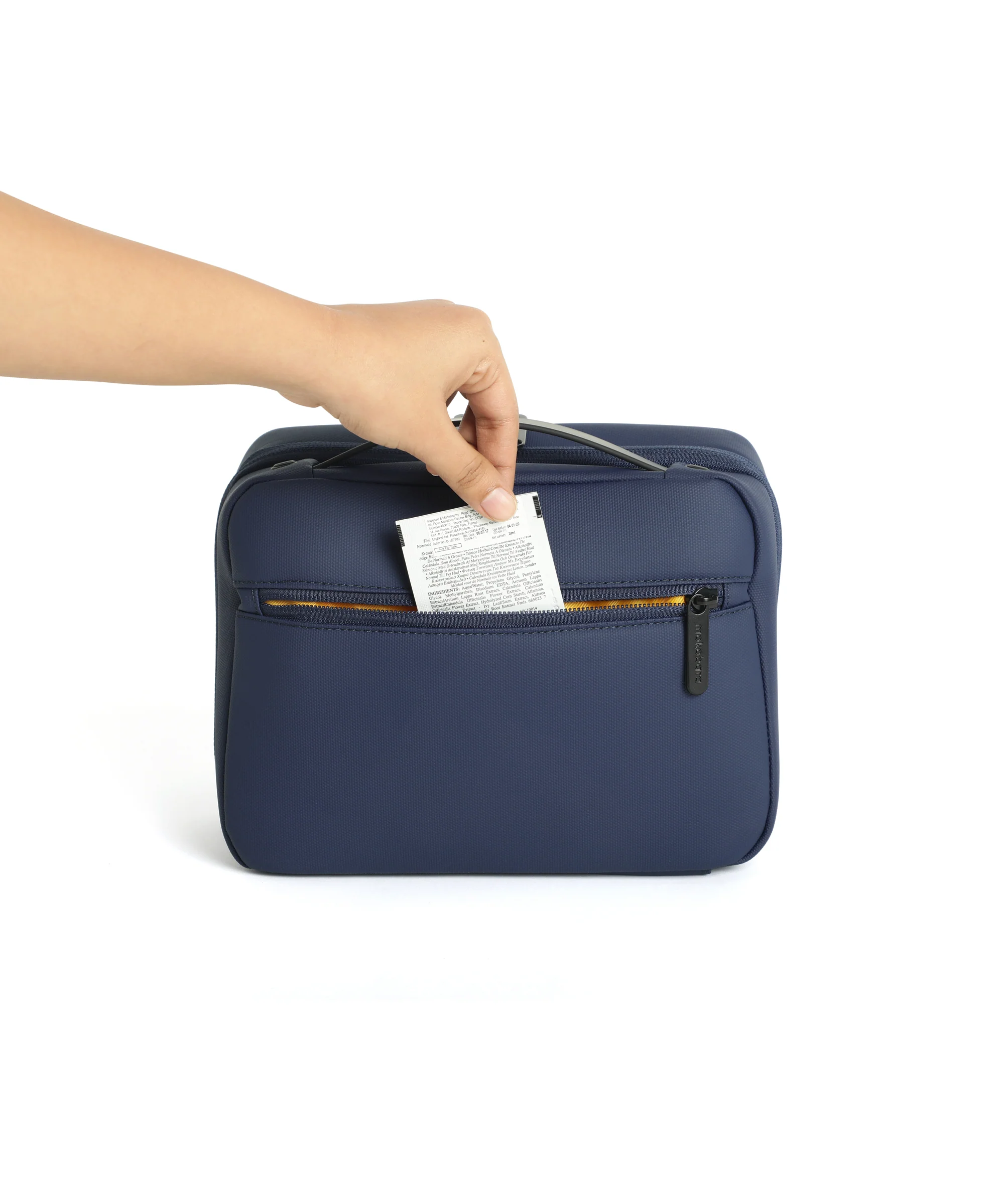 The Hanging Toiletry Bag - Image 9